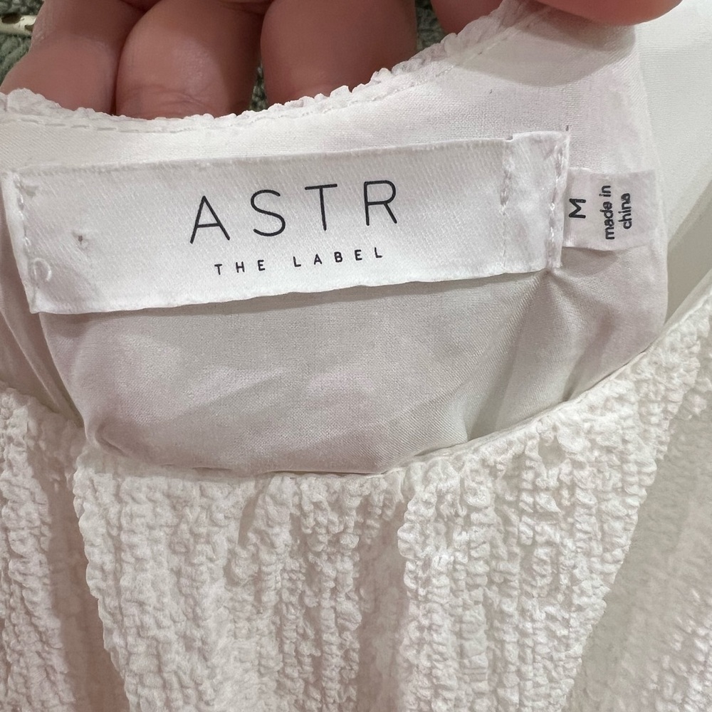 ASTR the label white balloon sleeve dress size medium - Picture 3 of 4